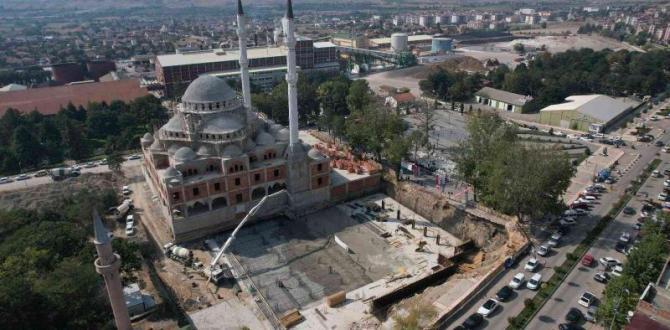 Suluova’da 300 Araçlık Kapalı Otoparkın Temeli̇ Atıldı