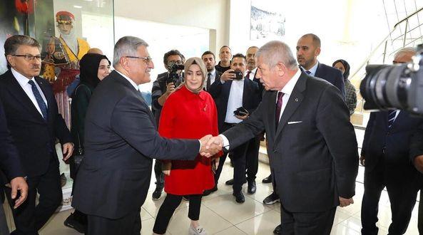 AK Parti Amasya İl Başkanı Sn. Ekrem Toto ve beraberindekileri Belediye Başkanımız Sn. Mehmet Sarı, belediyemizde misafir etti.