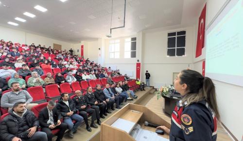 Amasya İl Jandarma Komutanlığı’ndan Öğrencilere Seminer